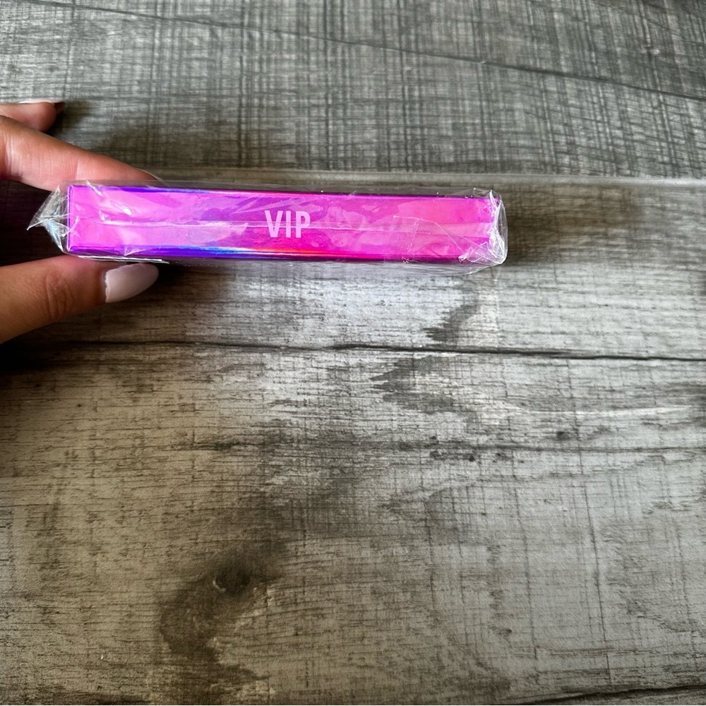 NWT GLAMNETIC VIP & Generic magnetic lash bundle - Picture 3 of 4